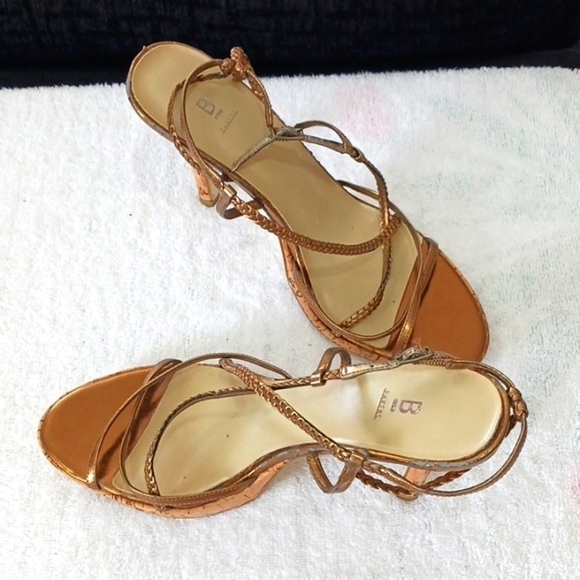 BAKERS Brown Metalic Strap Heels.Size 10. - Picture 4 of 12